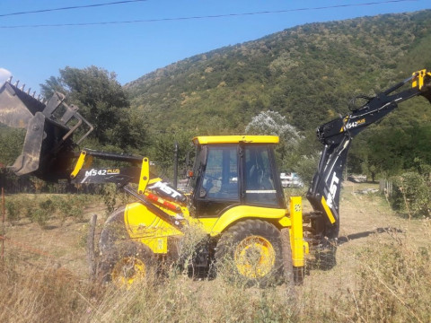 Inchiriez buldoexcavator